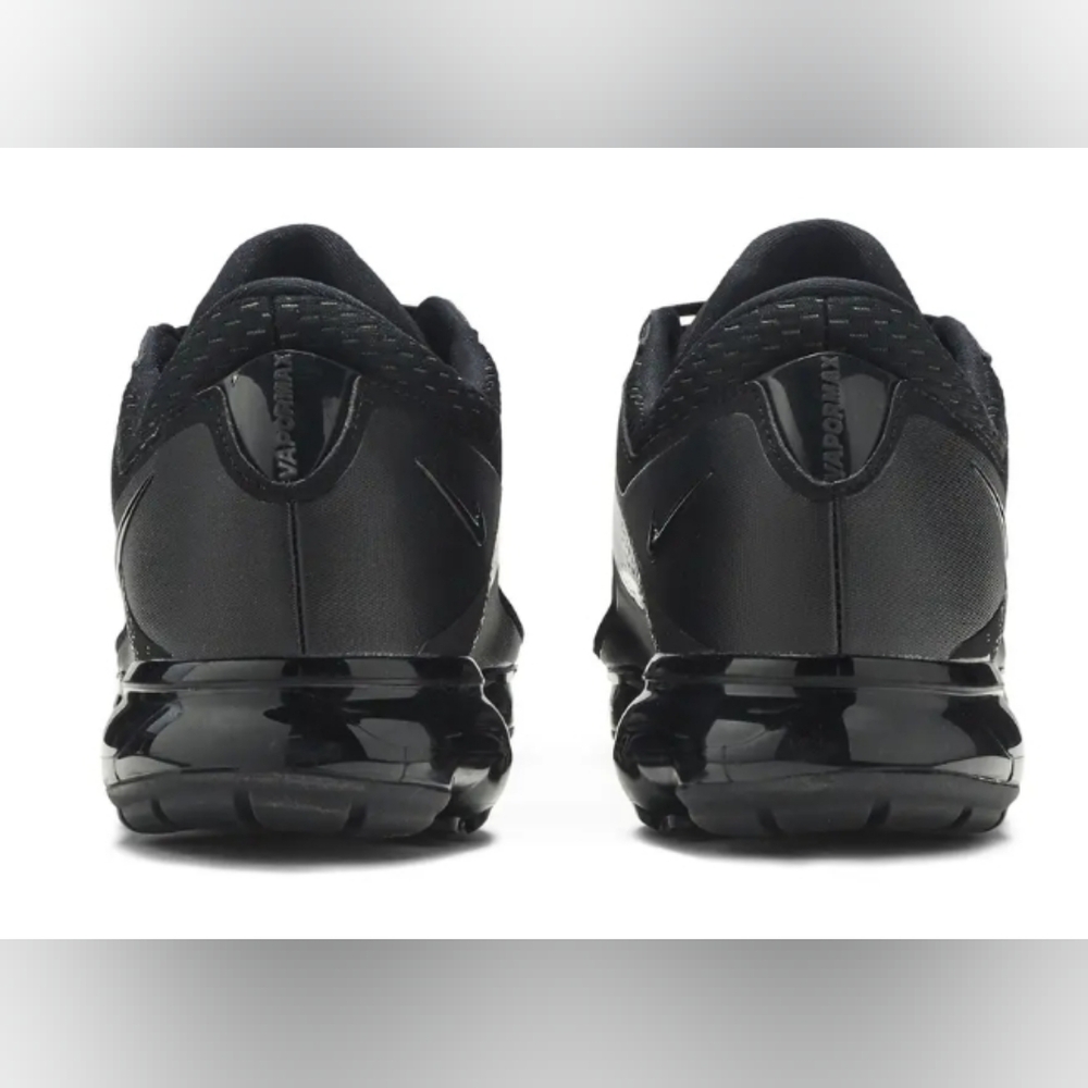 Nike Air VaporMax CS 'Triple Black' Sneakers Wmn's Size 8 MSRP $190 - Picture 3 of 9